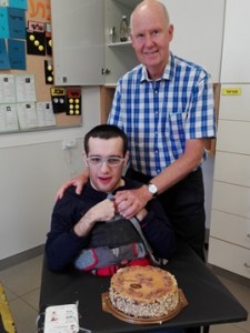 Baanbreker Hans met een cliënt