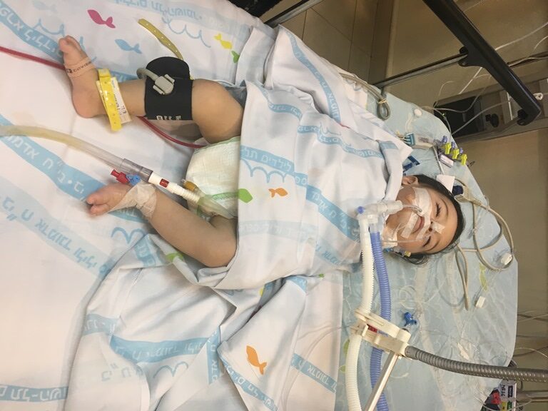 arabisch kindje dat wordt begeleid door centrum in Israel