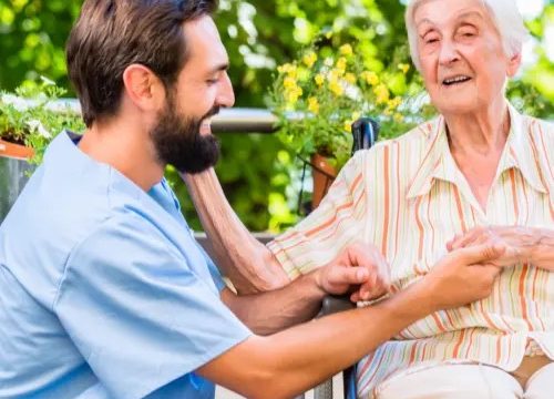 Verpleegkundige voor bejaardentehuis in Cairo